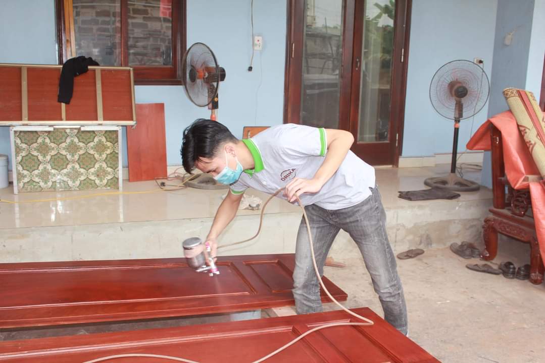 Dịch vụ đánh vecni phun sơn đồ gỗ Hiểu rõ và chi tiết Dịch vụ đánh vecni phun sơn đồ gỗ Hiểu rõ và chi tiết